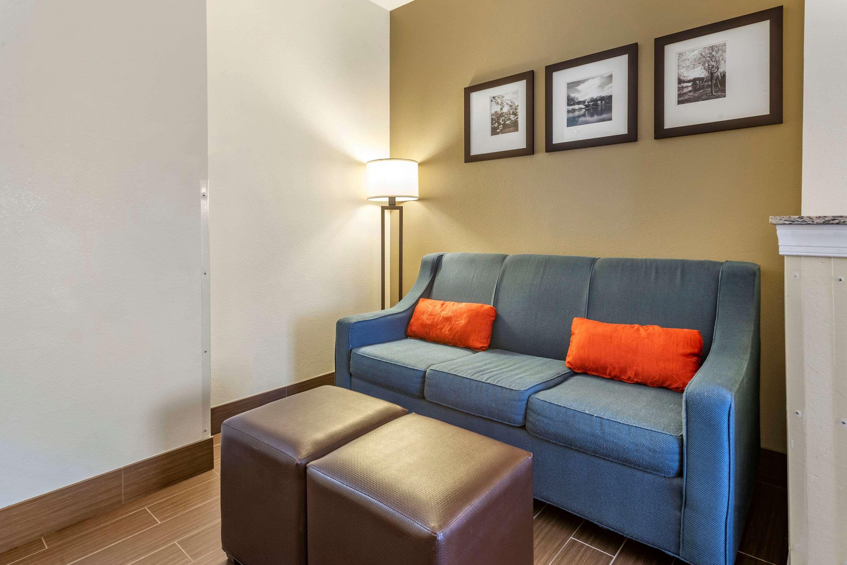 Comfort Suites Newark - Harrison Kültér fotó