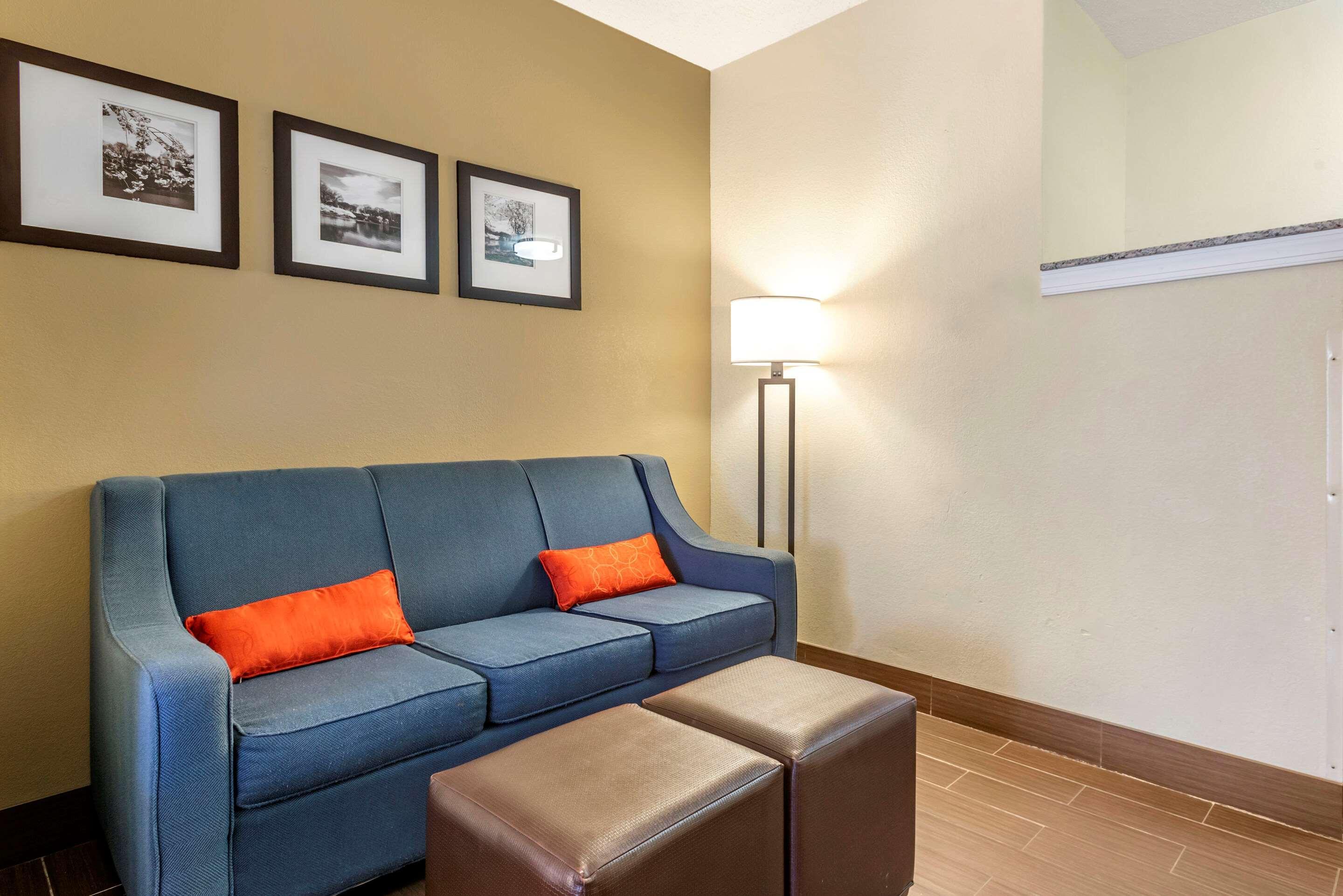 Comfort Suites Newark - Harrison Kültér fotó