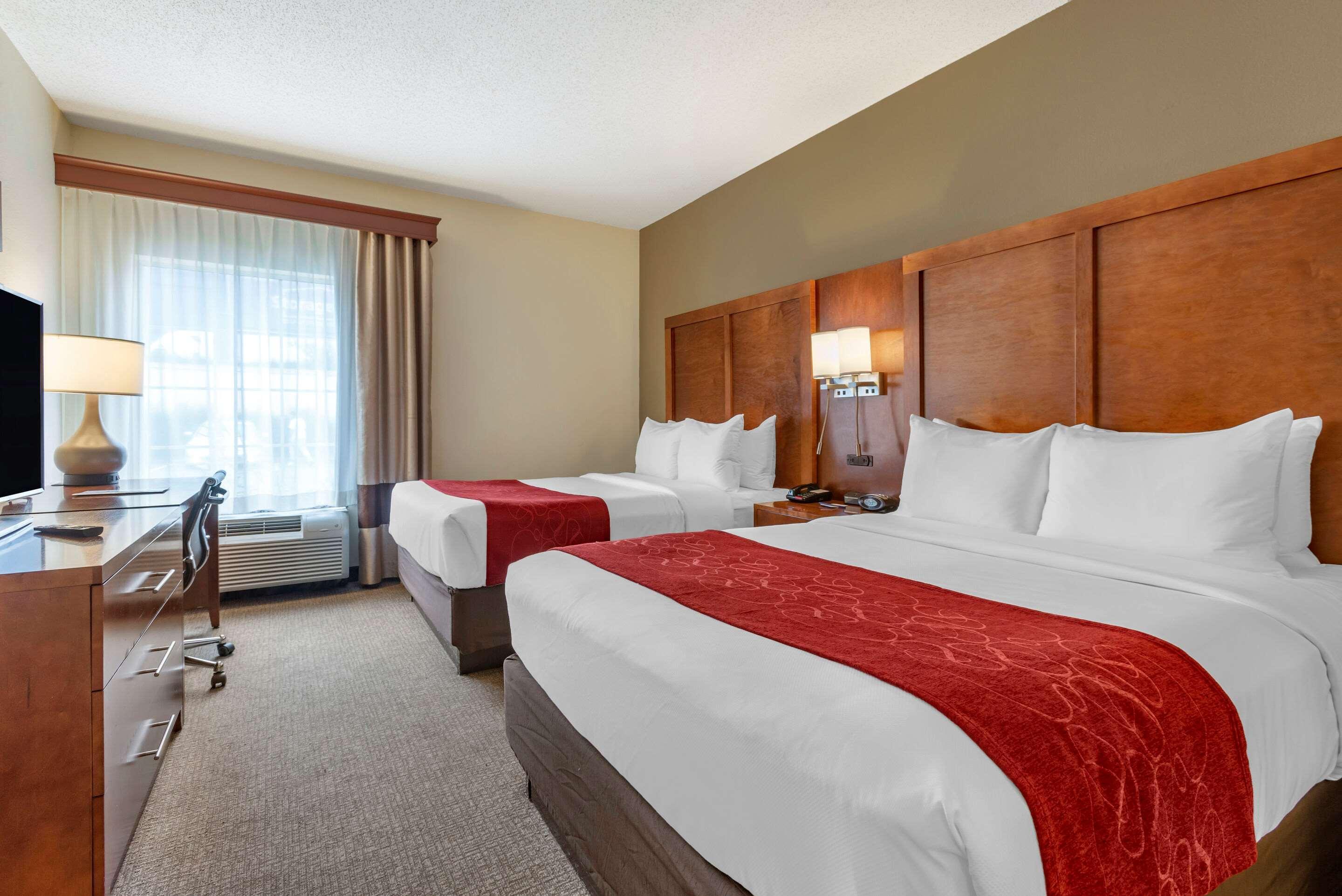 Comfort Suites Newark - Harrison Kültér fotó
