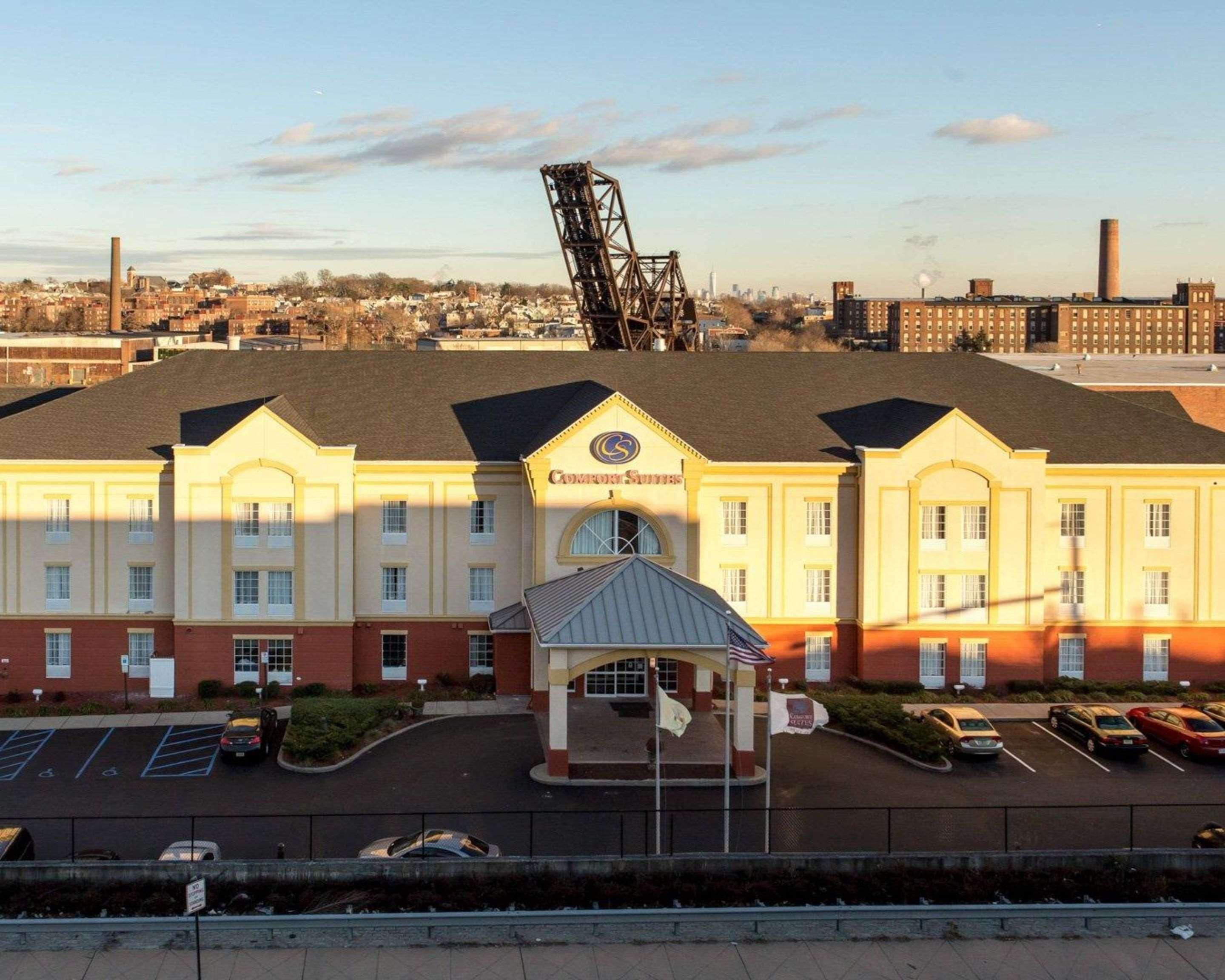 Comfort Suites Newark - Harrison Kültér fotó