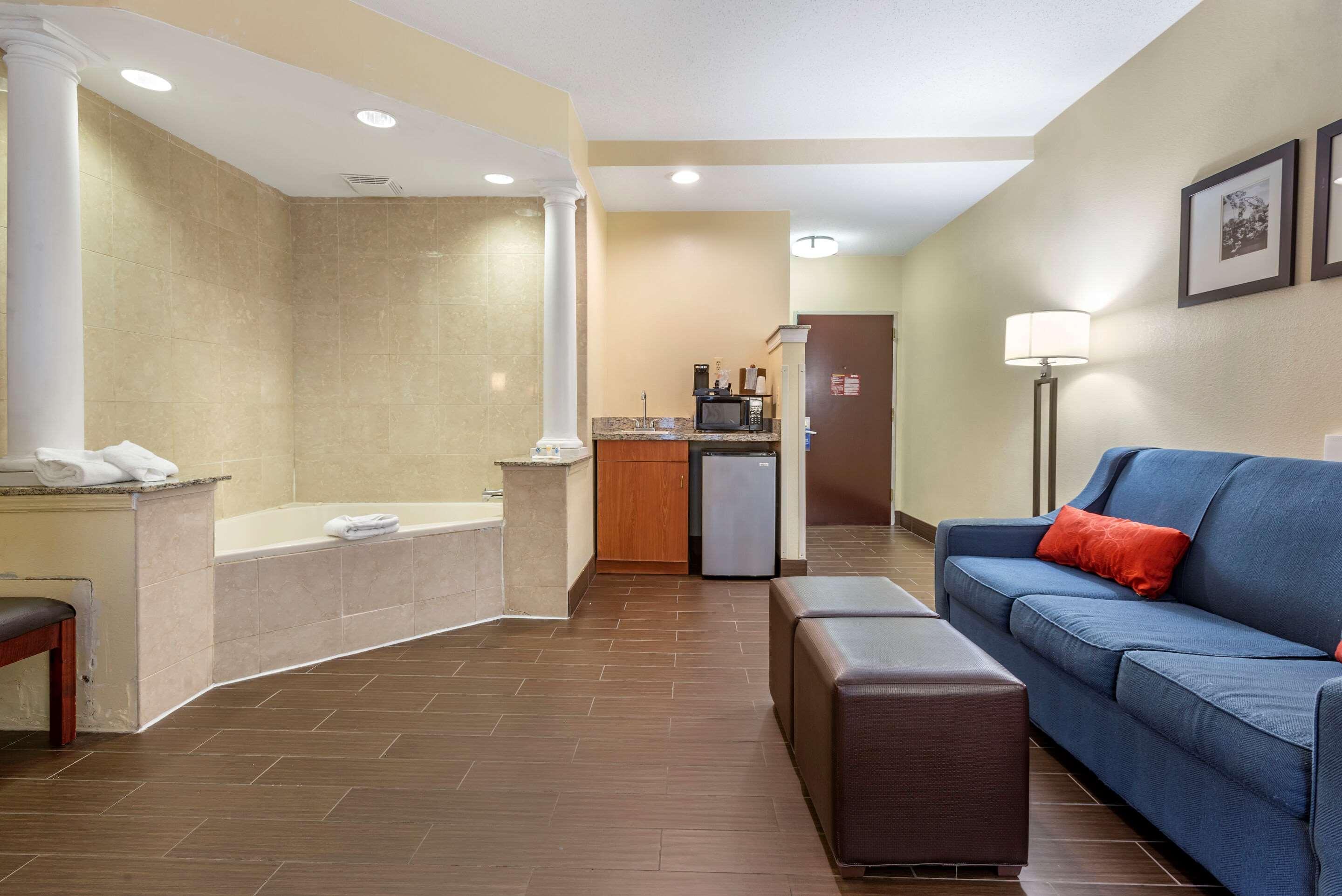 Comfort Suites Newark - Harrison Kültér fotó