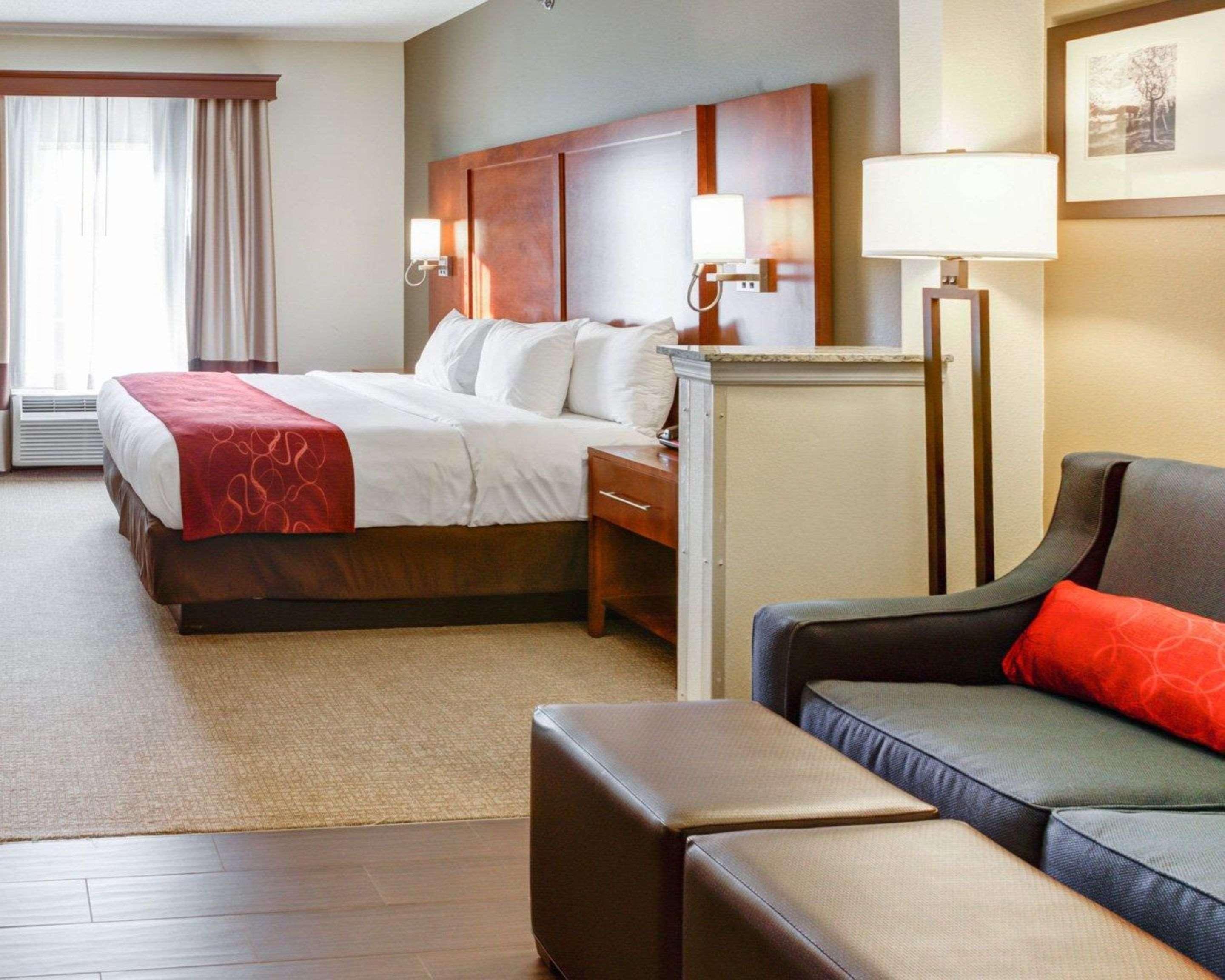 Comfort Suites Newark - Harrison Kültér fotó