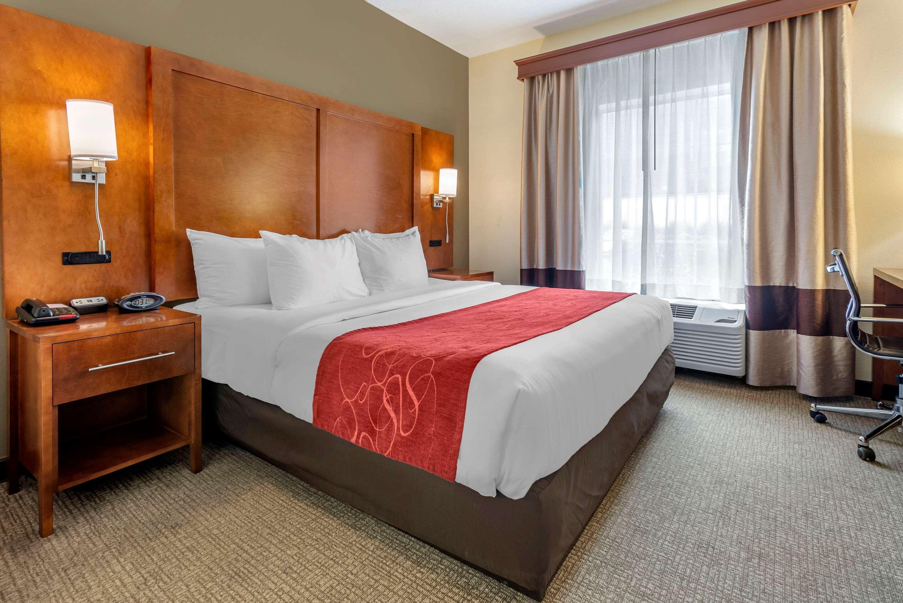 Comfort Suites Newark - Harrison Kültér fotó