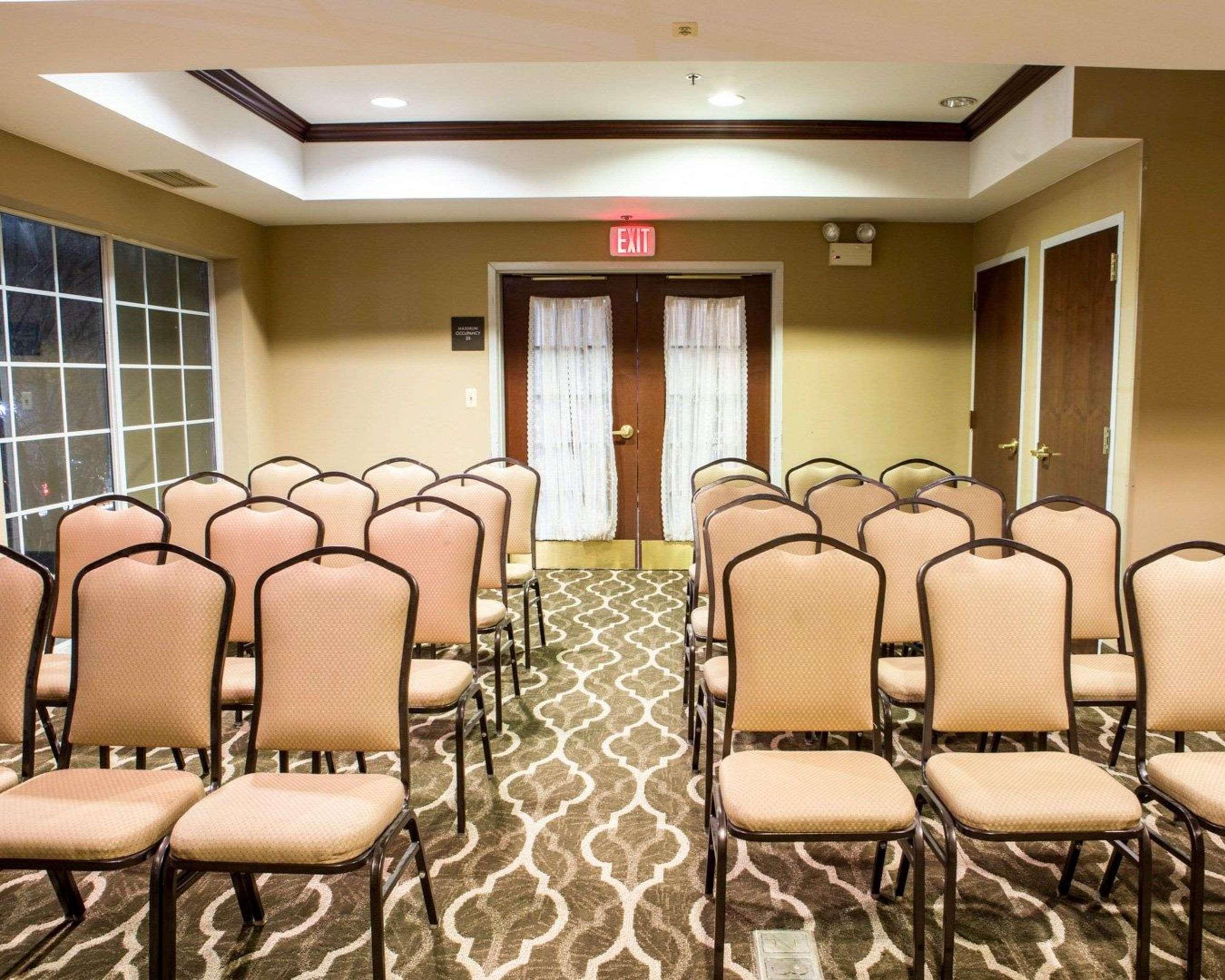 Comfort Suites Newark - Harrison Kültér fotó