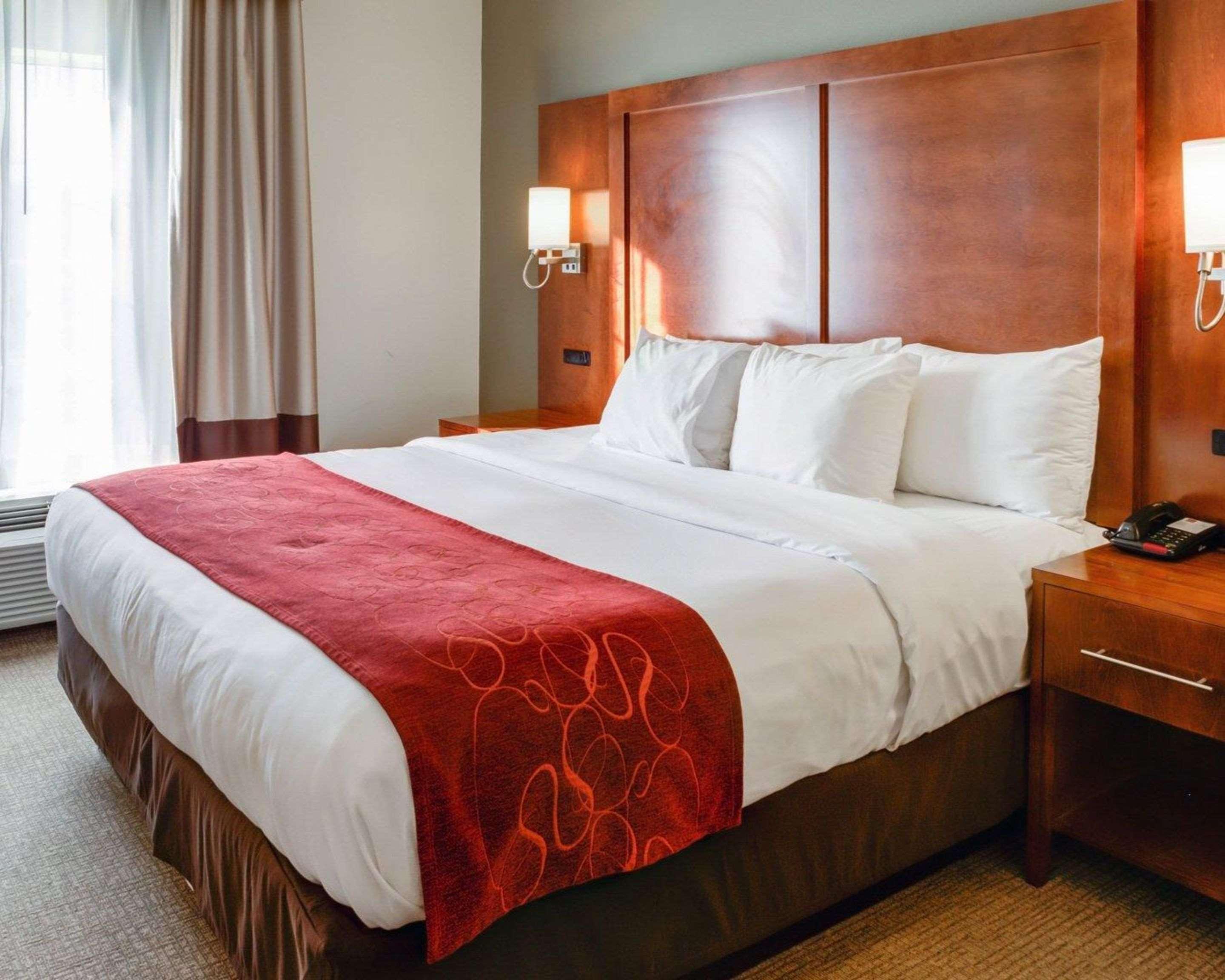 Comfort Suites Newark - Harrison Kültér fotó