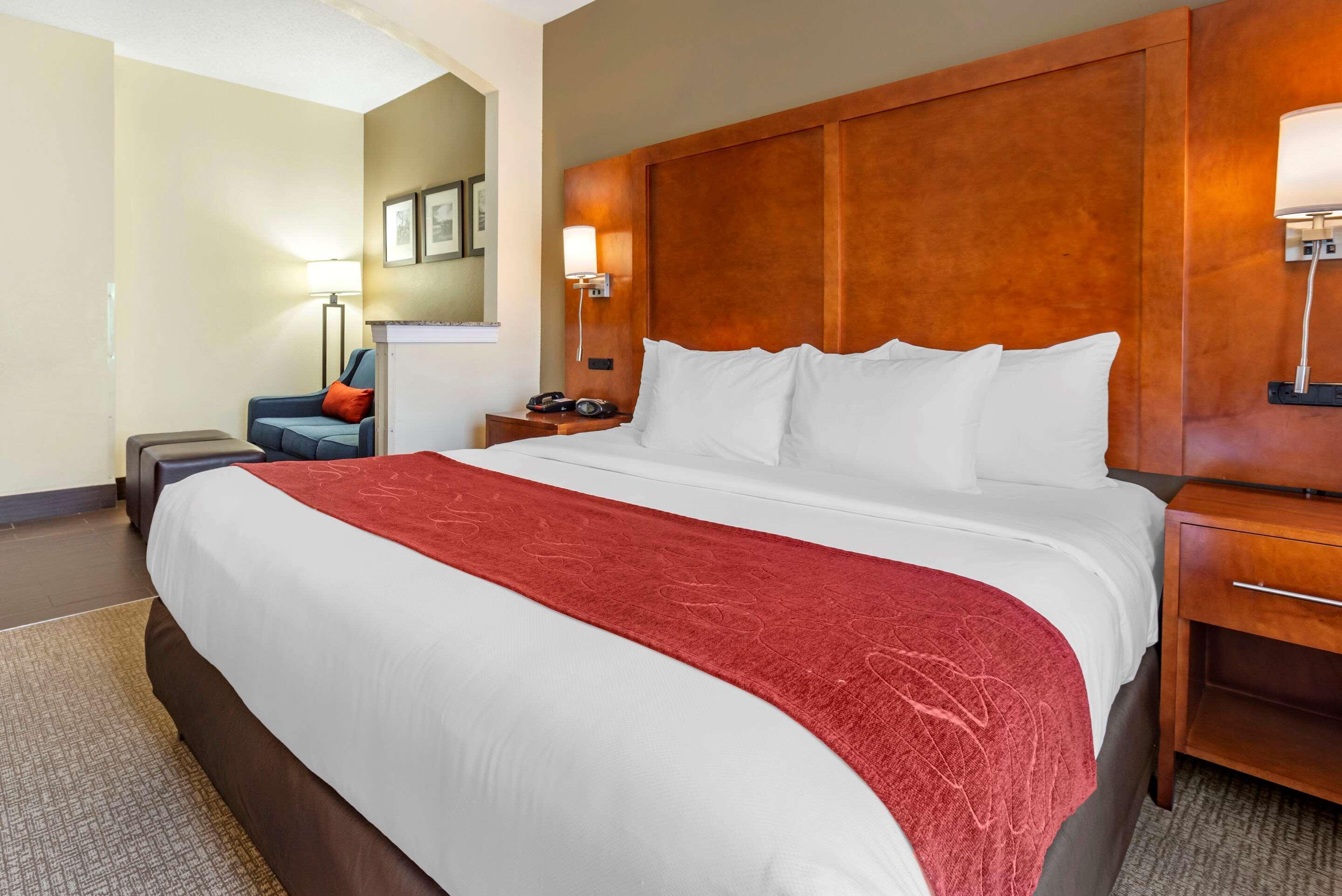 Comfort Suites Newark - Harrison Kültér fotó
