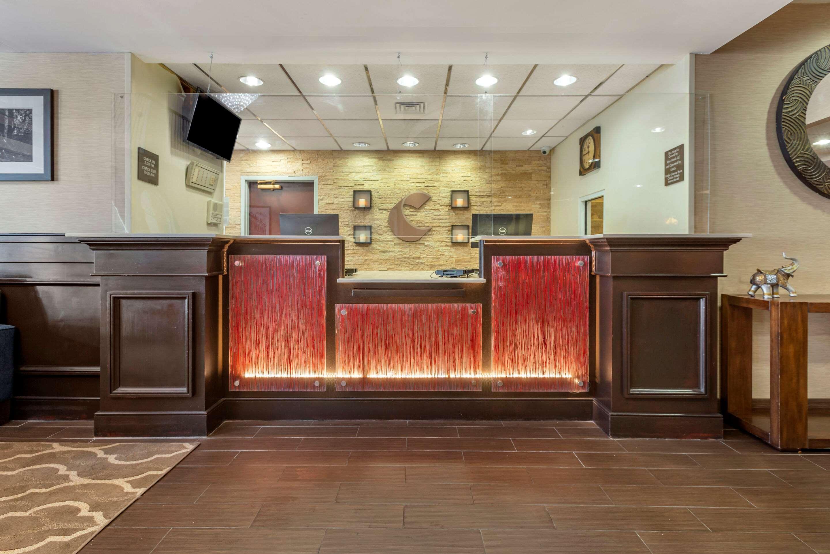 Comfort Suites Newark - Harrison Kültér fotó