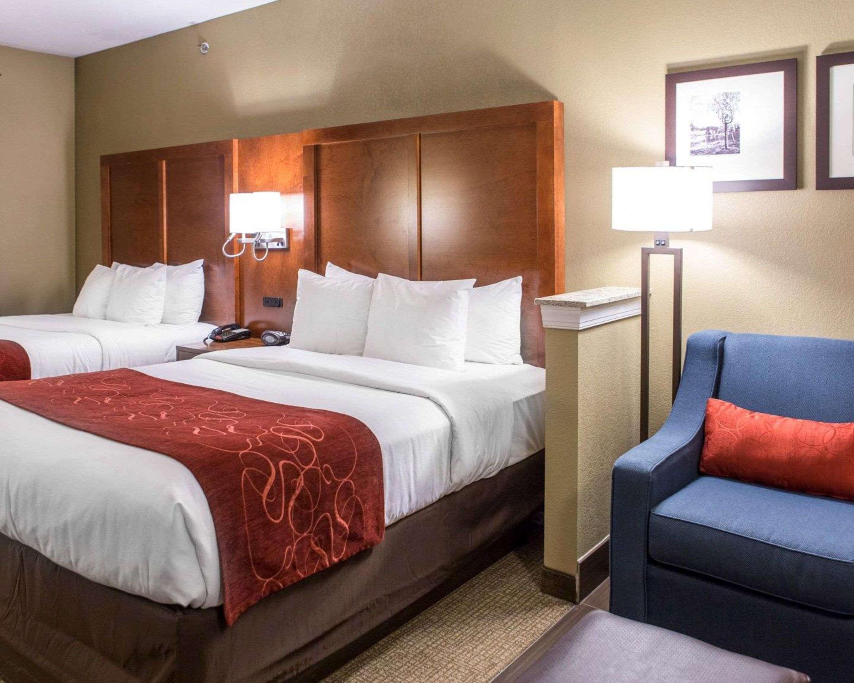 Comfort Suites Newark - Harrison Kültér fotó