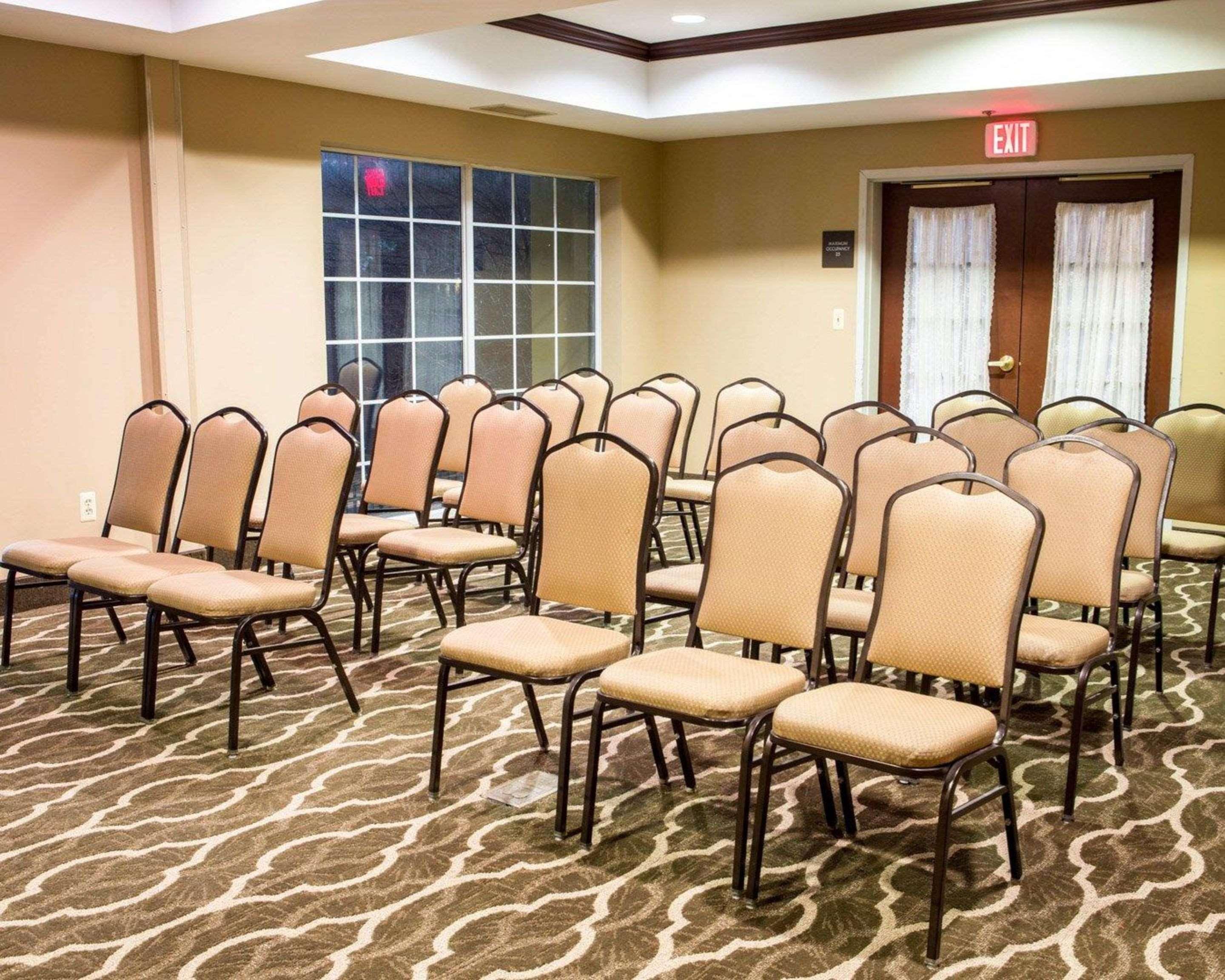 Comfort Suites Newark - Harrison Kültér fotó