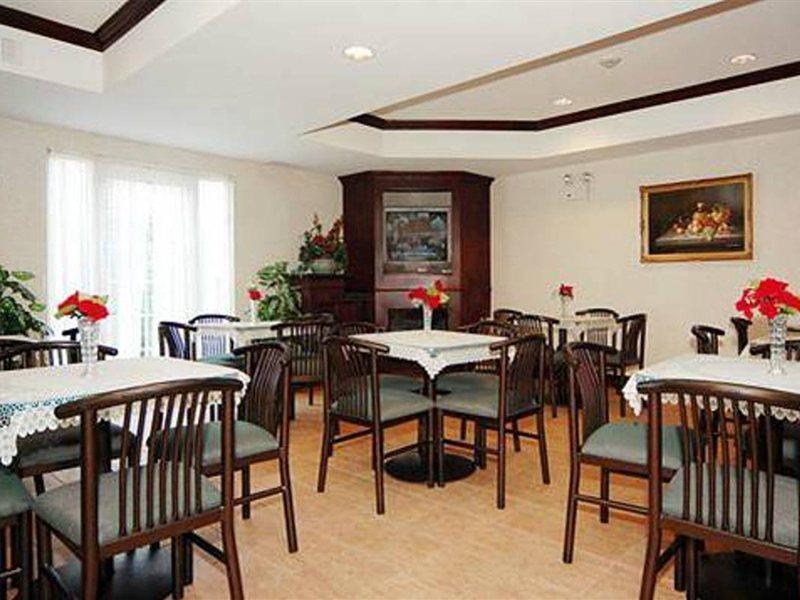 Comfort Suites Newark - Harrison Étterem fotó