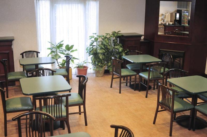 Comfort Suites Newark - Harrison Kültér fotó